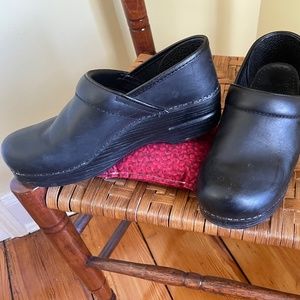 EUC DANSKO Professional Women's Clog, sz 8